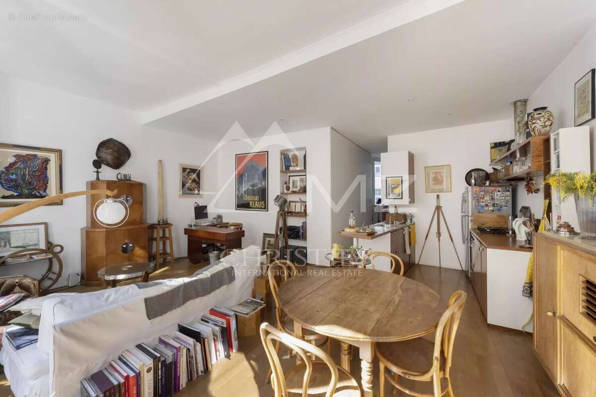 Appartement à PARIS-3E