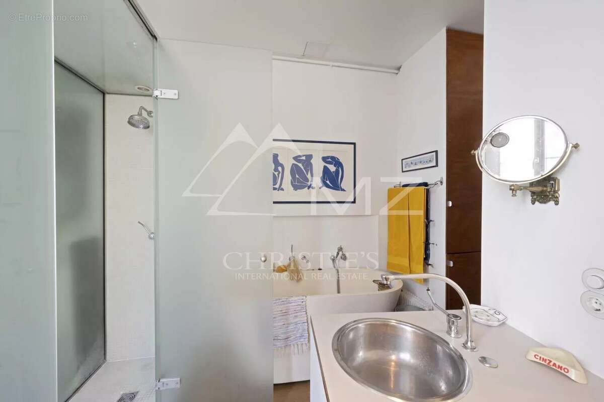 Appartement à PARIS-3E