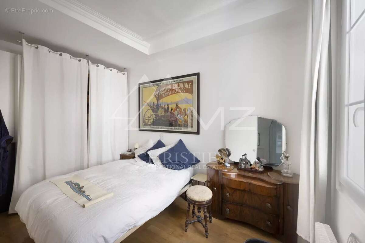 Appartement à PARIS-3E