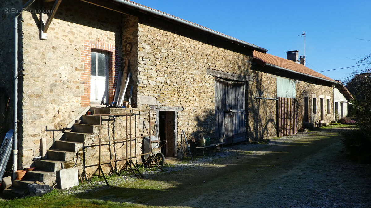 Maison à NEUVIC-ENTIER