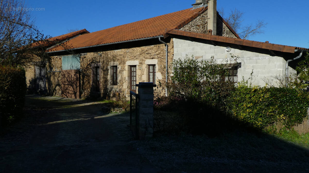 Maison à NEUVIC-ENTIER