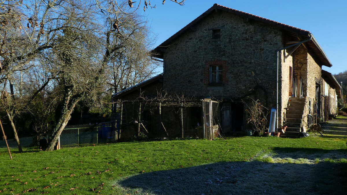 Maison à NEUVIC-ENTIER