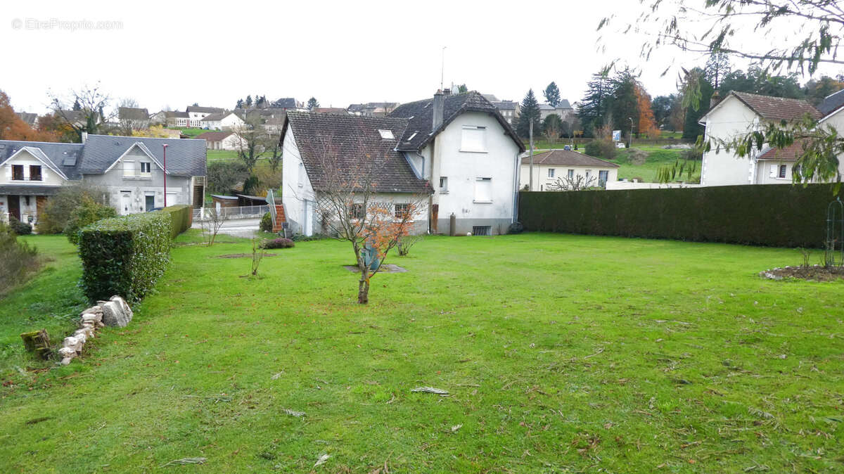 Maison à CHATEAUNEUF-LA-FORET