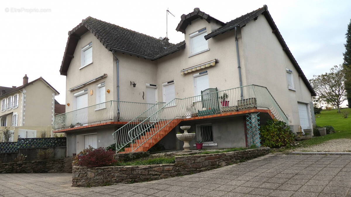 Maison à CHATEAUNEUF-LA-FORET