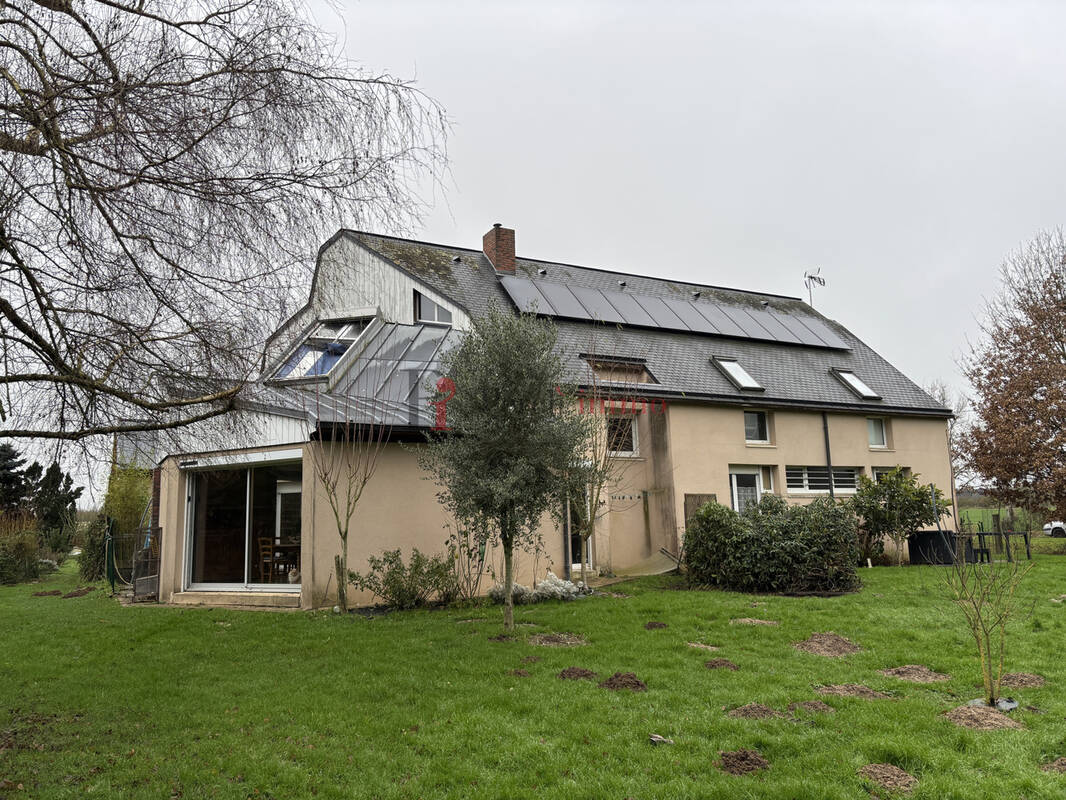 Maison à LA CHAPELLE-MONTLIGEON