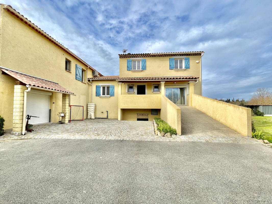 Maison à PUGET-SUR-ARGENS