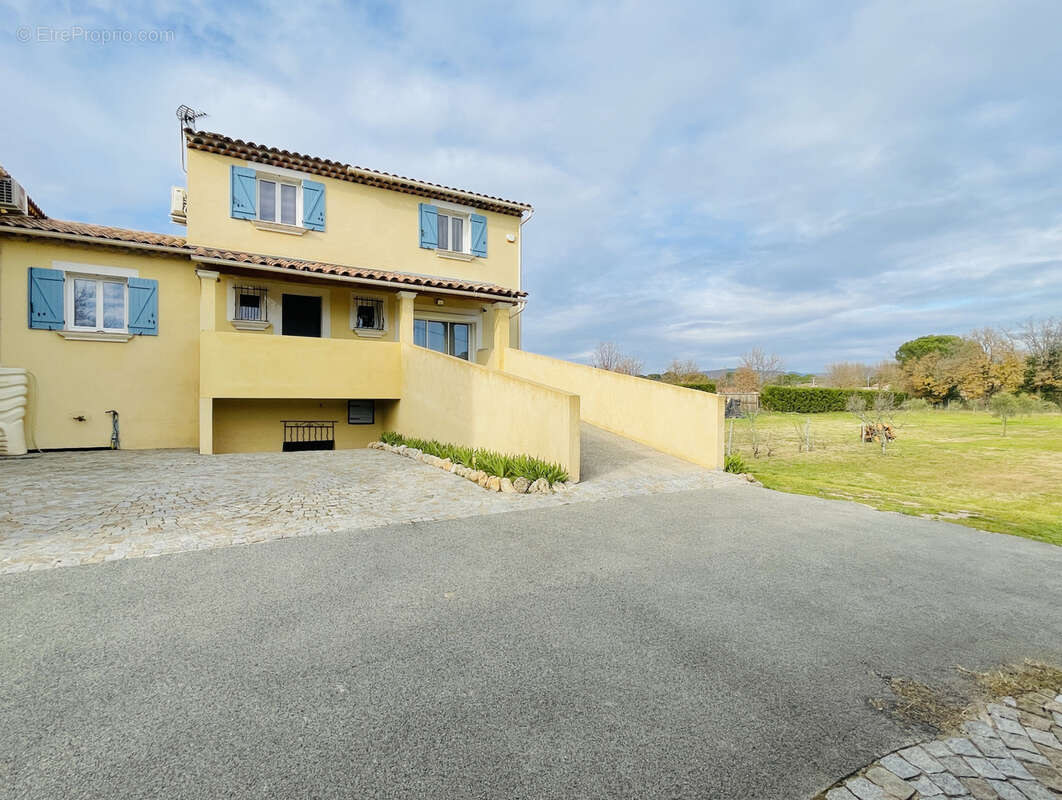 Maison à PUGET-SUR-ARGENS