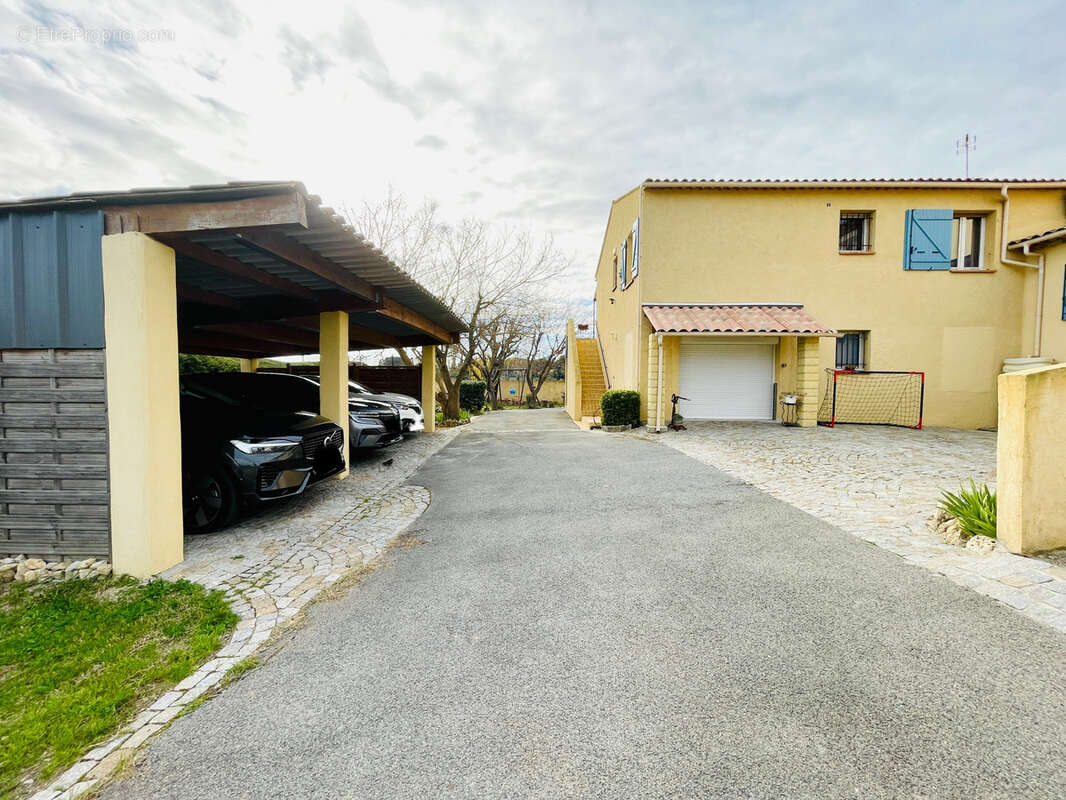 Maison à PUGET-SUR-ARGENS