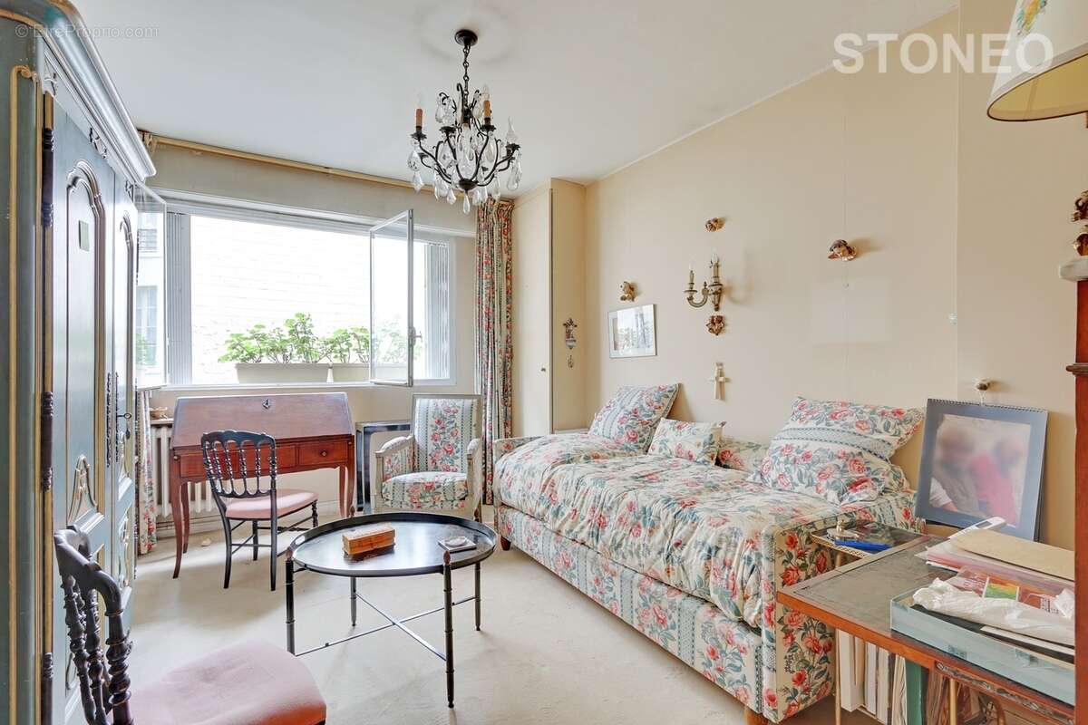 Appartement à PARIS-7E