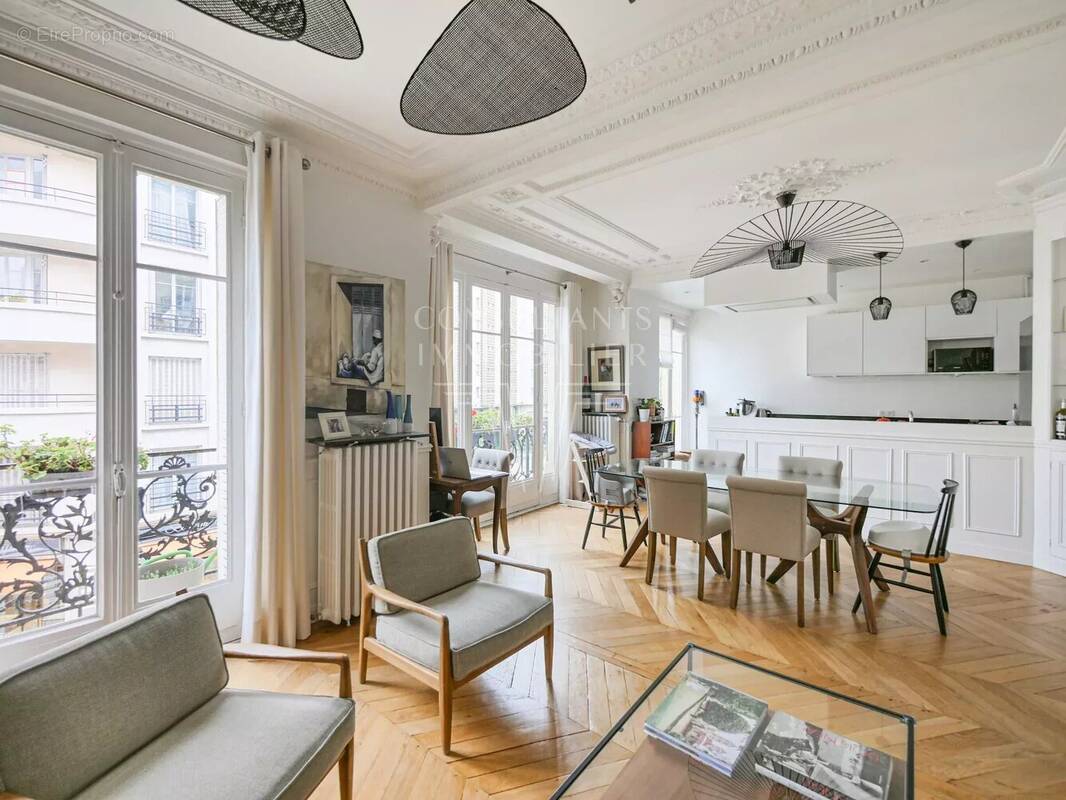 Appartement à PARIS-15E