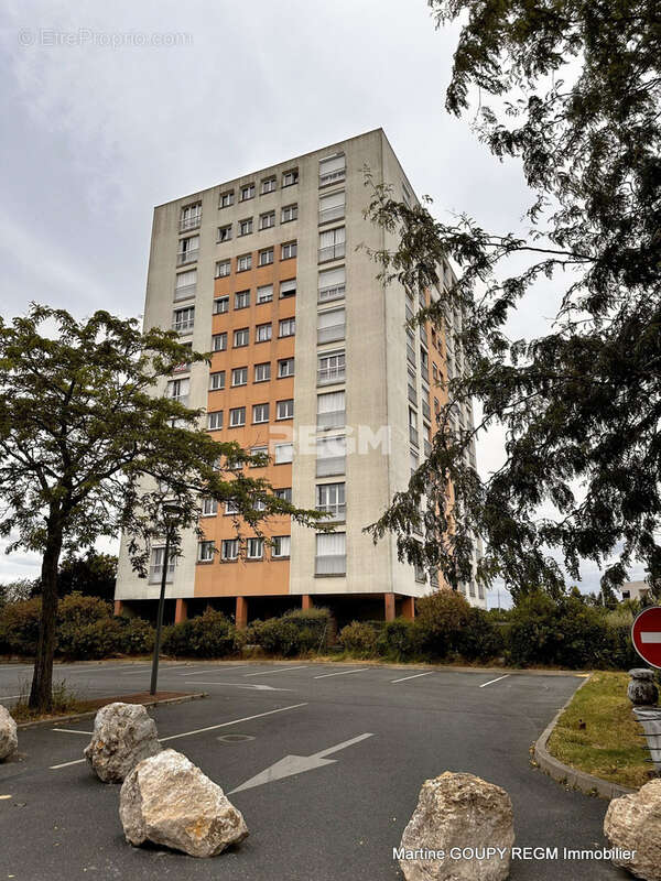 Appartement à SAINT-JEAN-DE-BRAYE