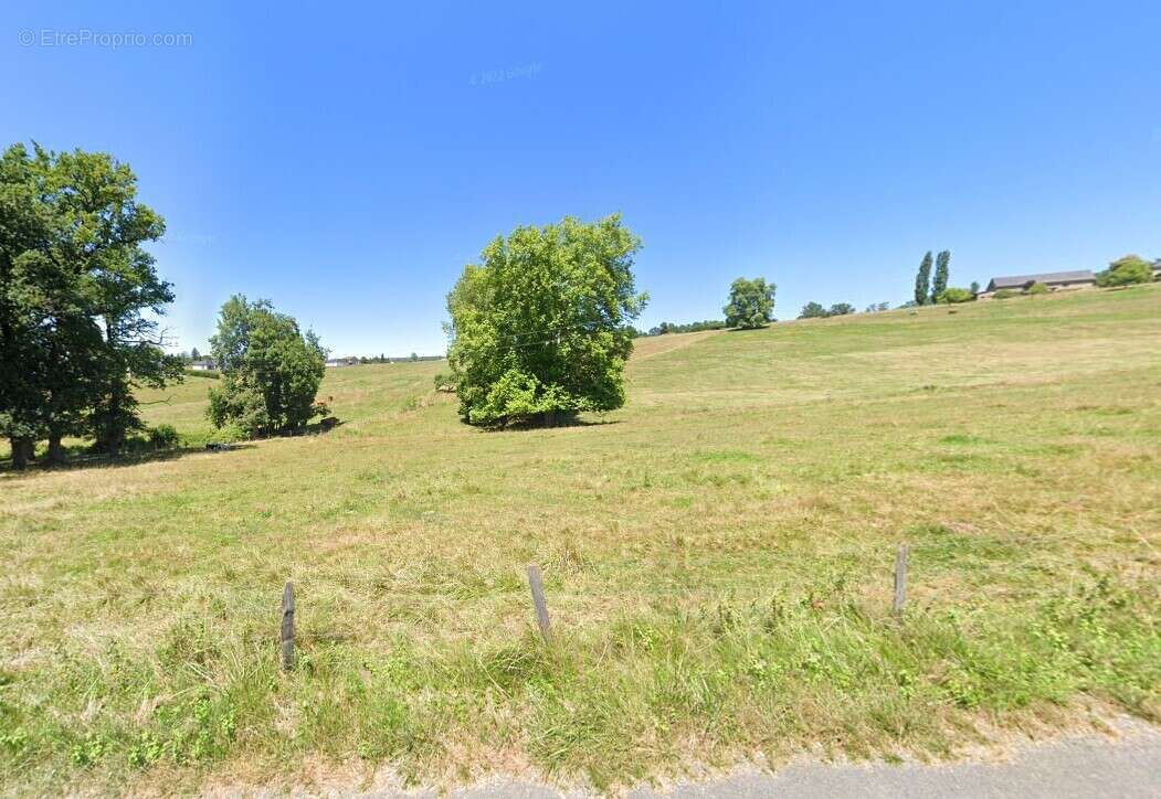 Terrain à MALEMORT-SUR-CORREZE