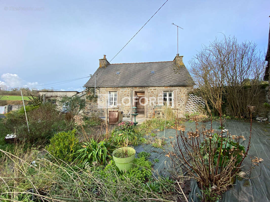 Maison à PONTRIEUX