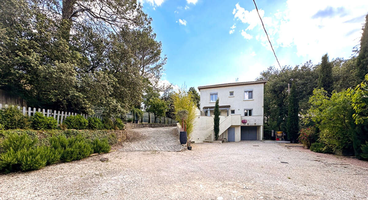 Appartement à L&#039;ISLE-SUR-LA-SORGUE