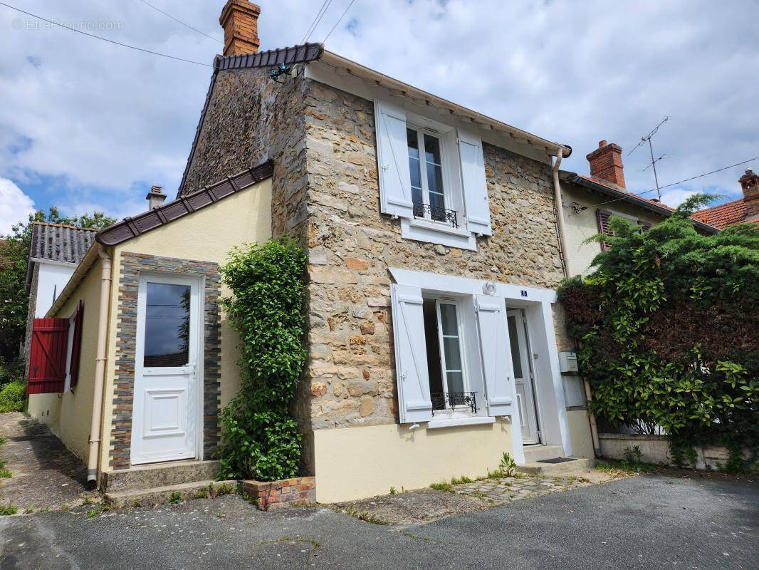 Maison à BREUX-JOUY