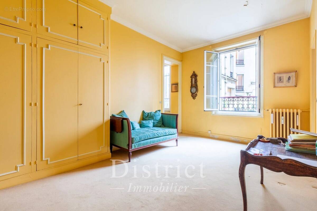 Appartement à PARIS-8E