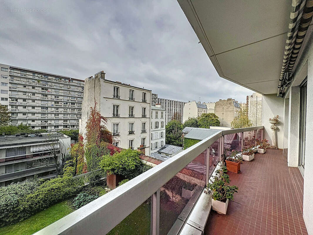 Appartement à PARIS-14E