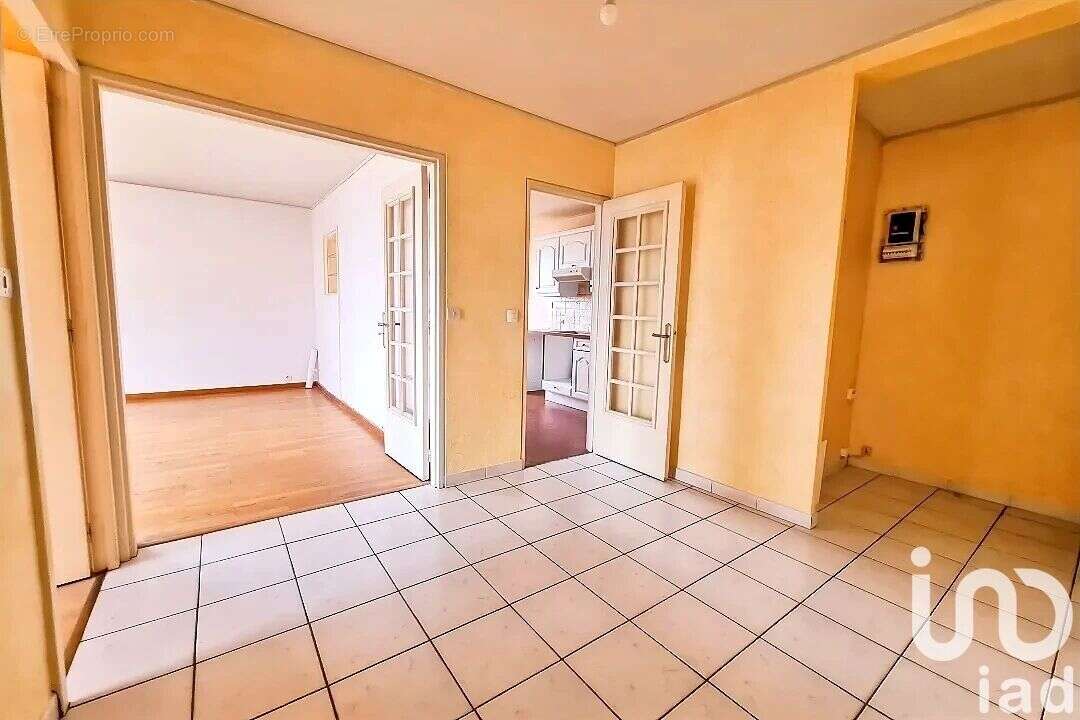 Photo 9 - Appartement à RILLIEUX-LA-PAPE