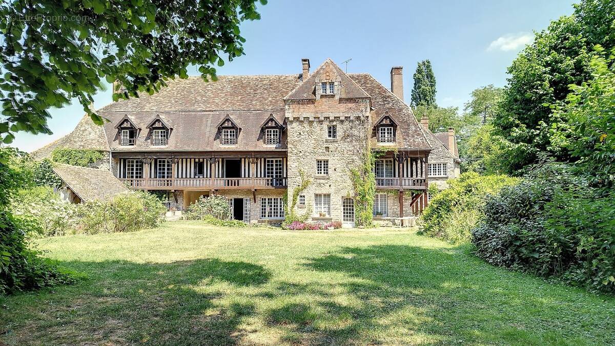 Maison à SAINT-YON