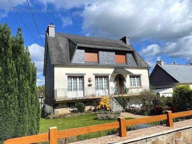 Maison à CARHAIX-PLOUGUER