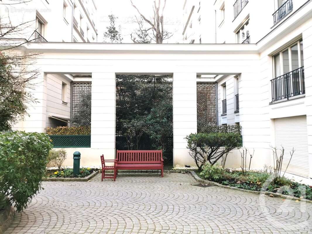 Appartement à PARIS-17E