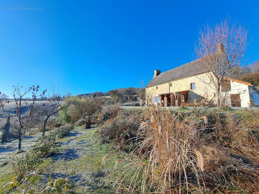 Maison à AYAT-SUR-SIOULE