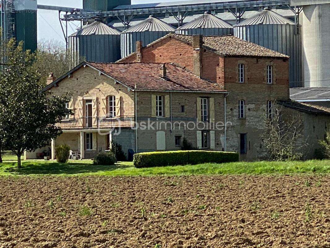 Maison à BEAUMONT-DE-LOMAGNE