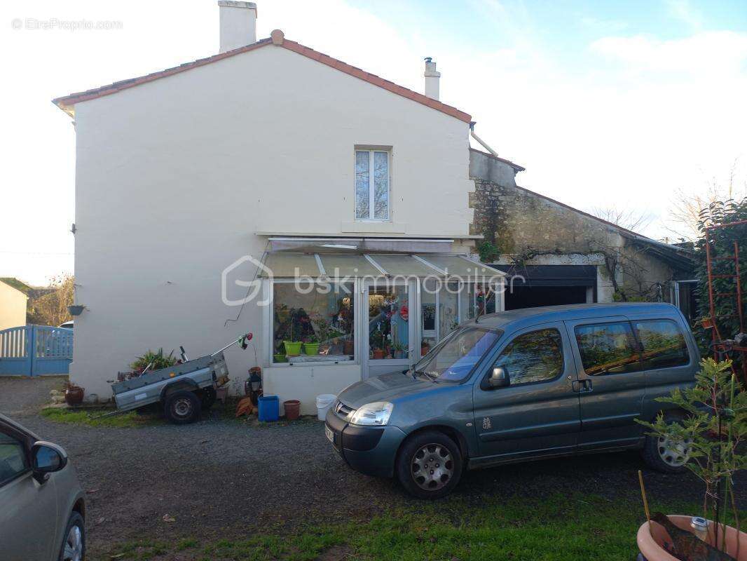 Maison à SAINT-SAVINIEN