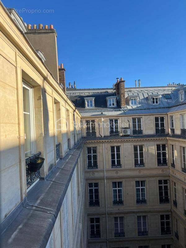 Appartement à PARIS-8E