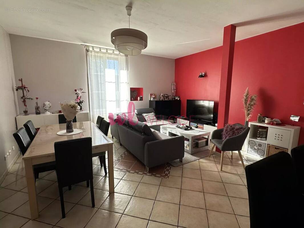 Appartement à SAINT-PAUL-EN-JAREZ