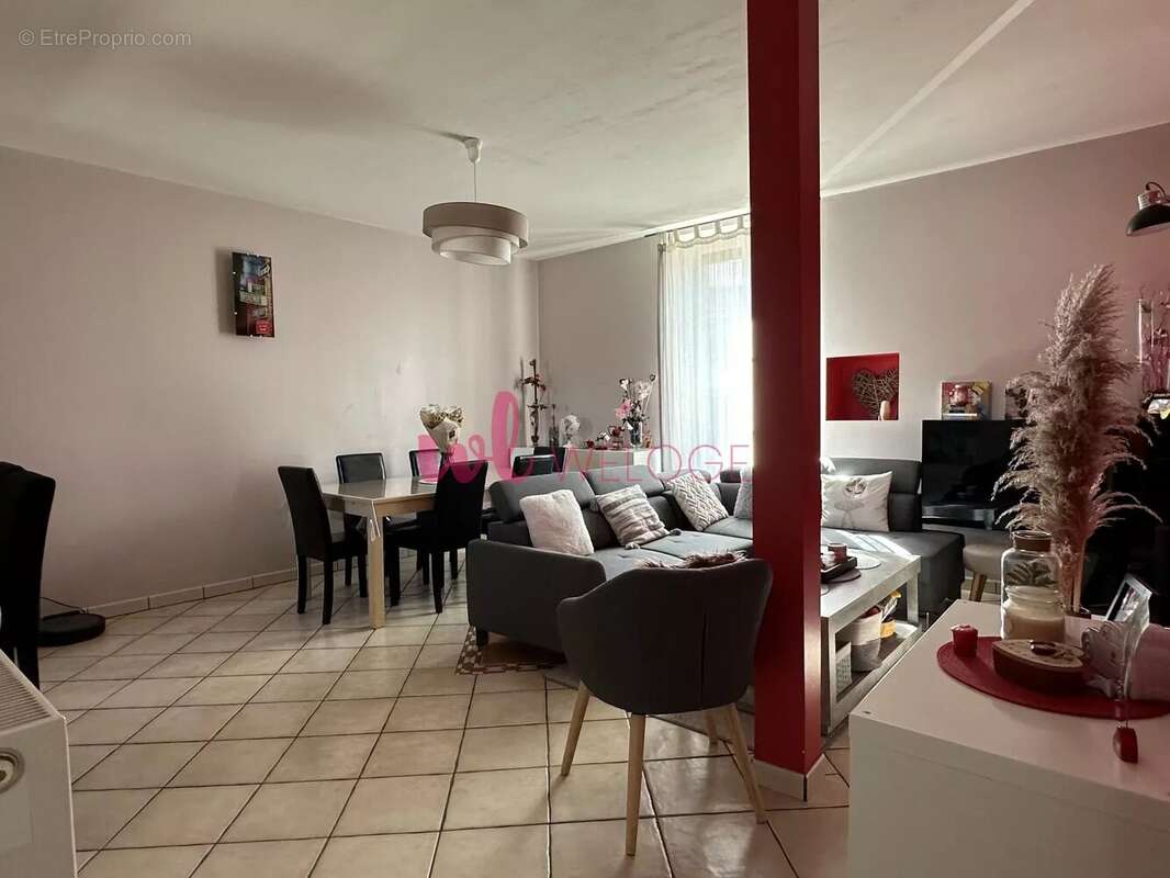 Appartement à SAINT-PAUL-EN-JAREZ