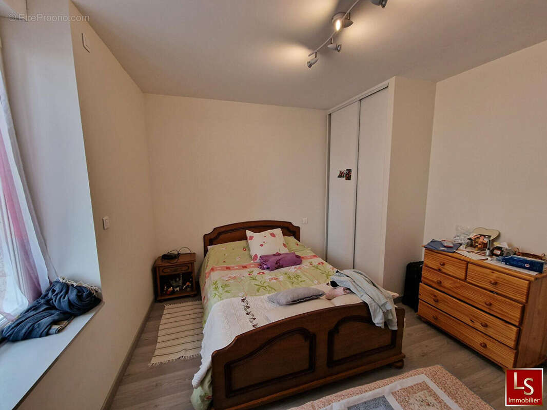 Appartement à LE COTEAU