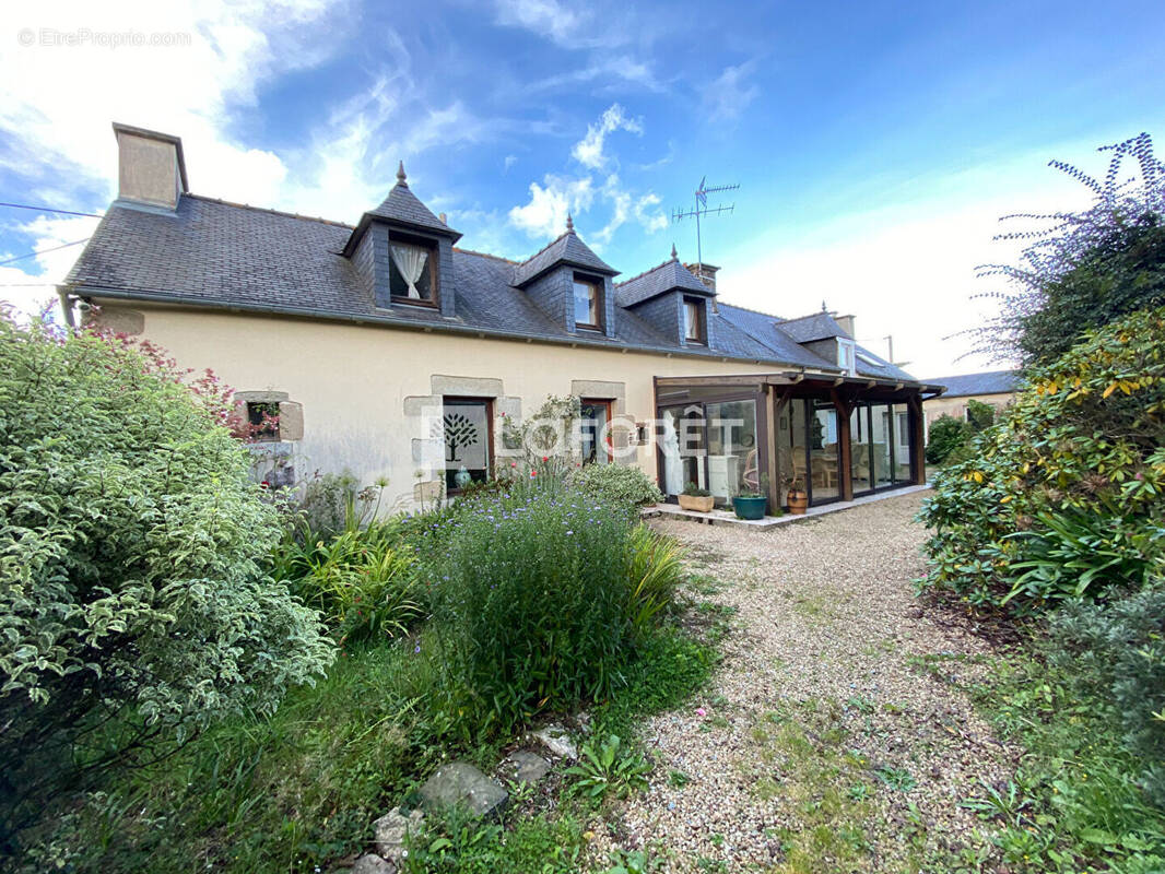 Maison à PLOUEZEC