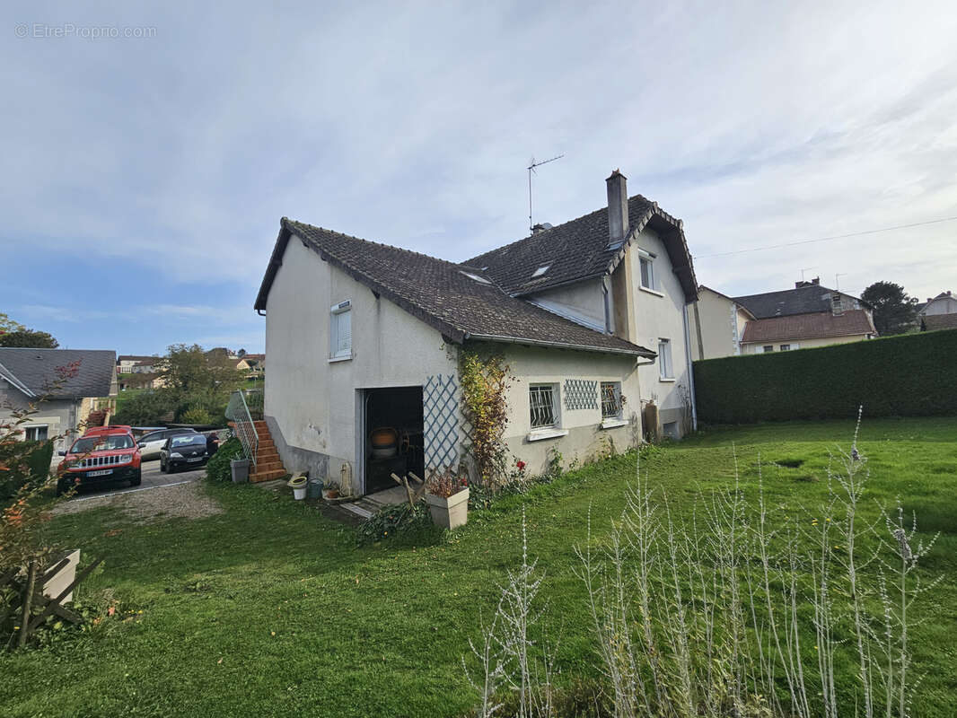 Maison à CHATEAUNEUF-LA-FORET