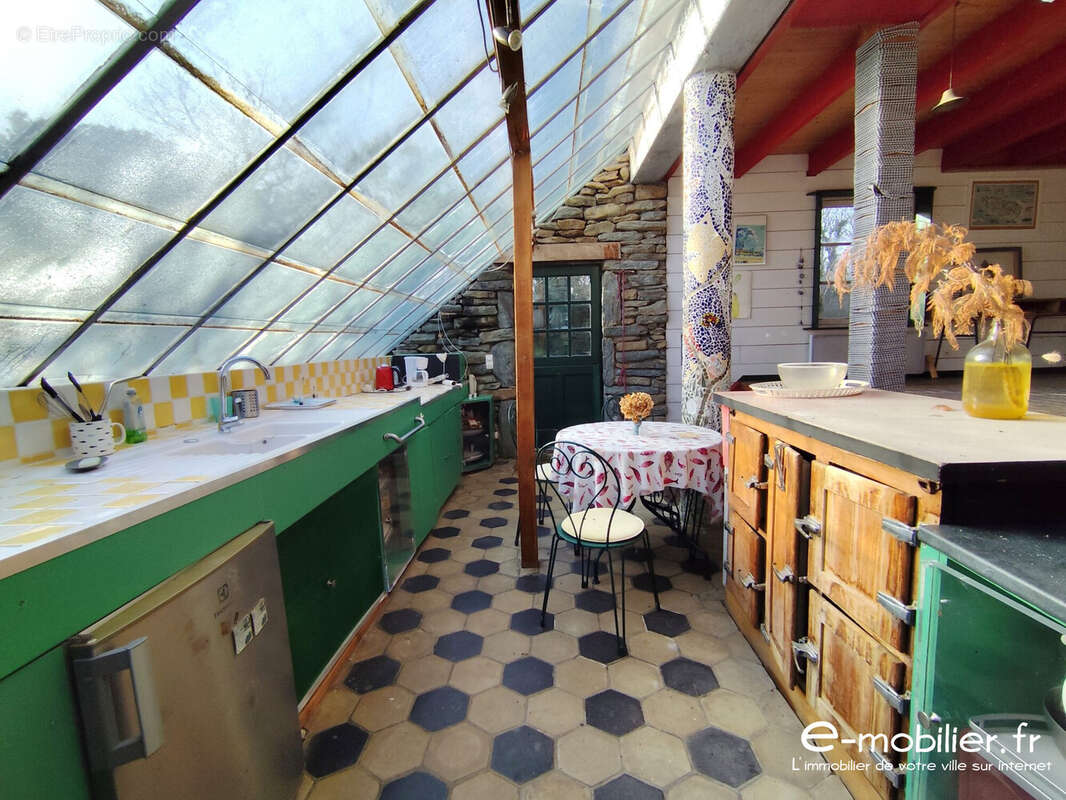 CUISINE SOUS VERRIERE - Maison à GROIX