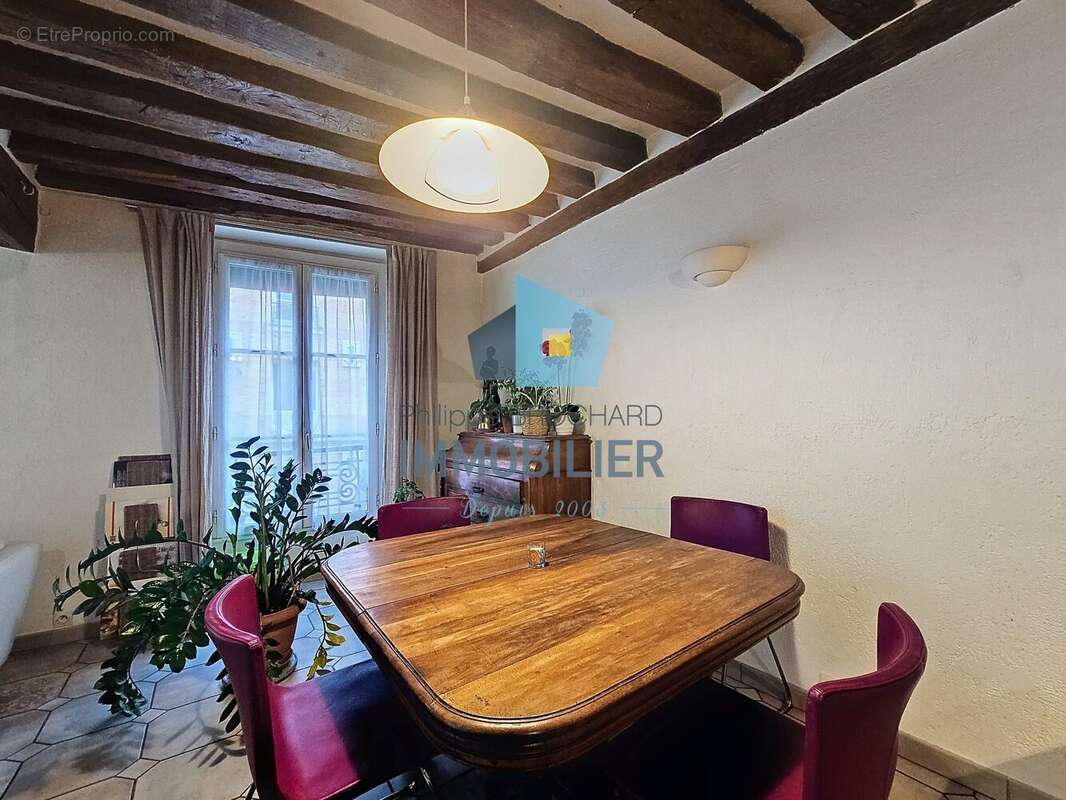 Appartement à PARIS-11E