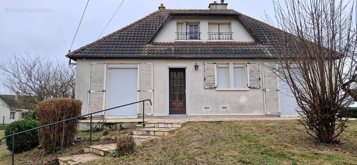 Maison à BROU