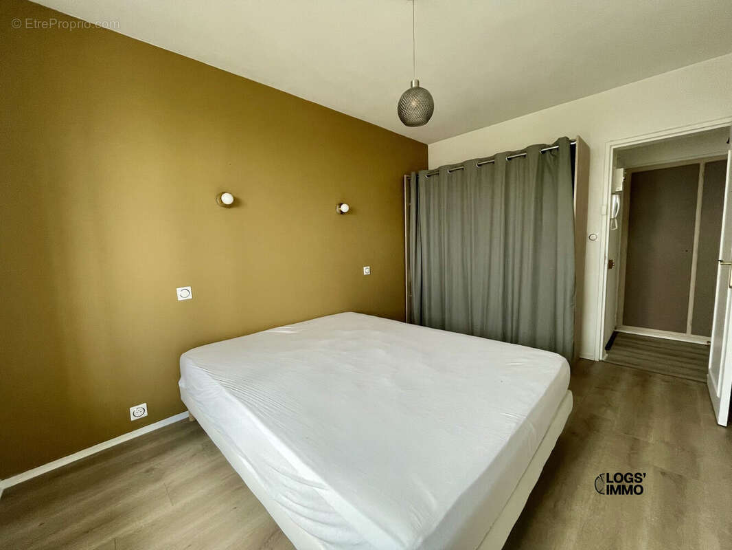 Chambre  - Appartement à MERIGNAC