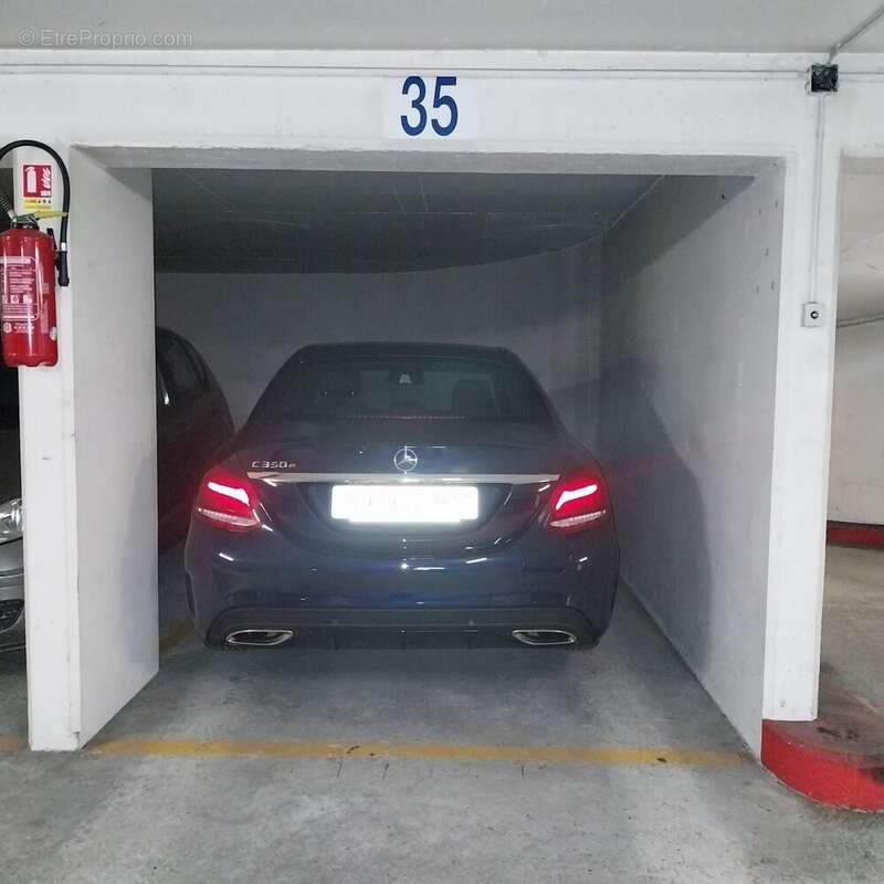 Parking à PUTEAUX