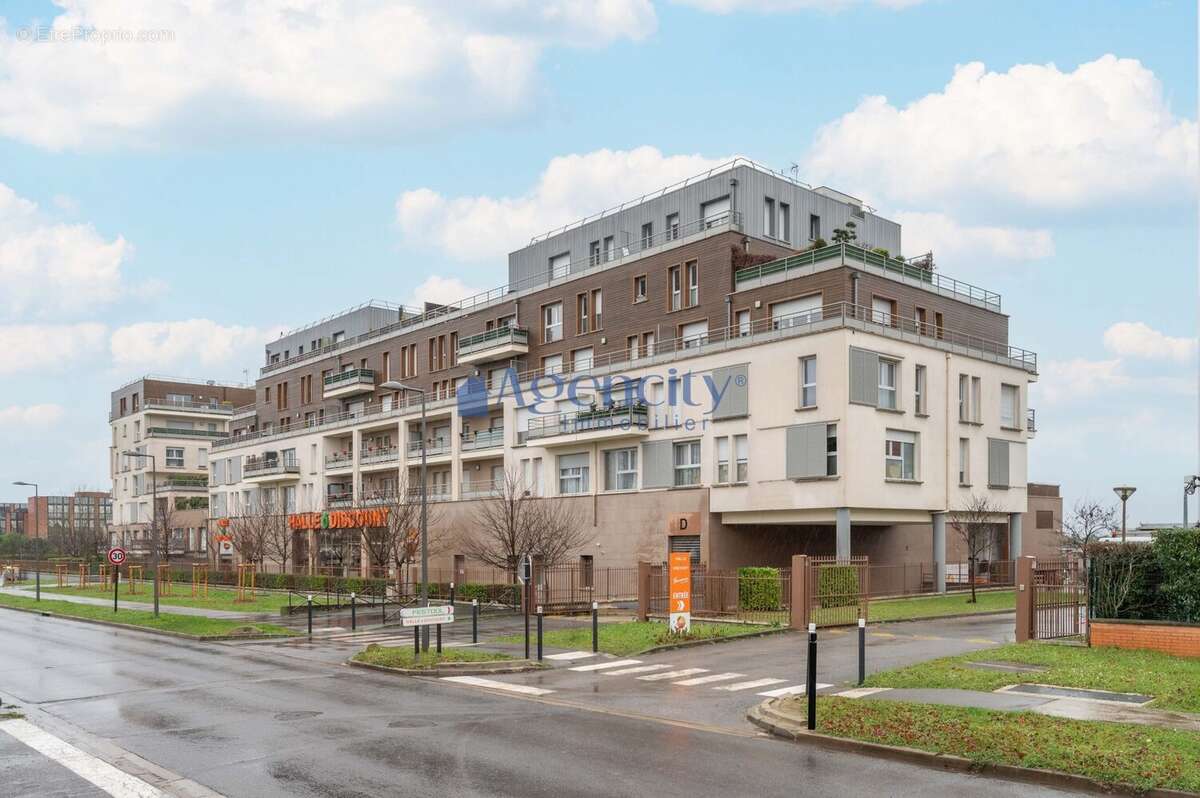 Appartement à LOGNES