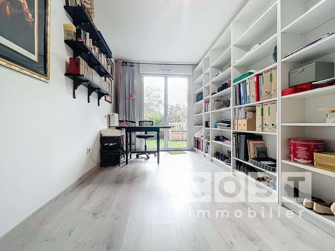 Appartement à GENNEVILLIERS