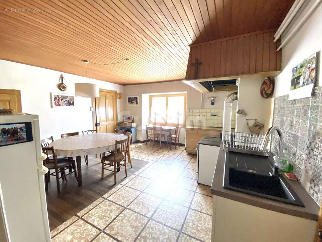 Appartement à EVIAN-LES-BAINS