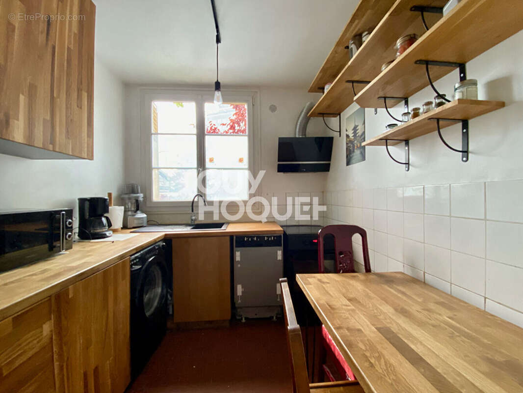 Appartement à COURBEVOIE