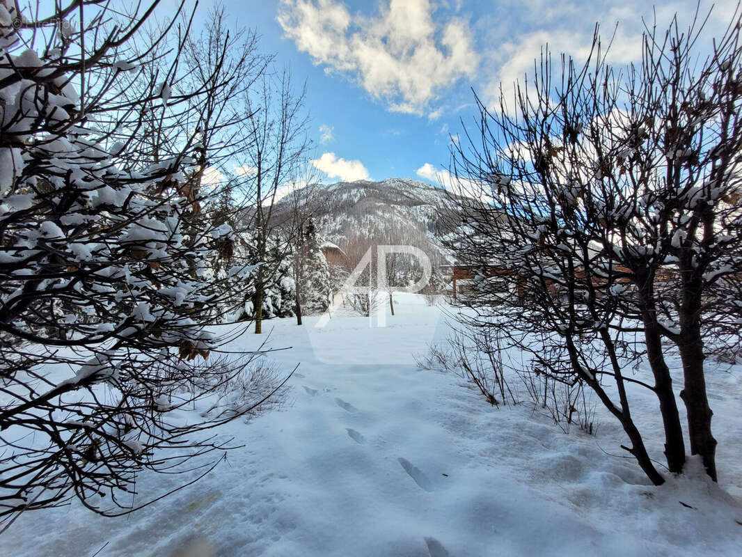 Appartement à LA SALLE-LES-ALPES