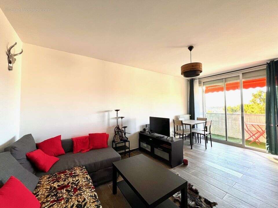 Appartement à MARSEILLE-4E