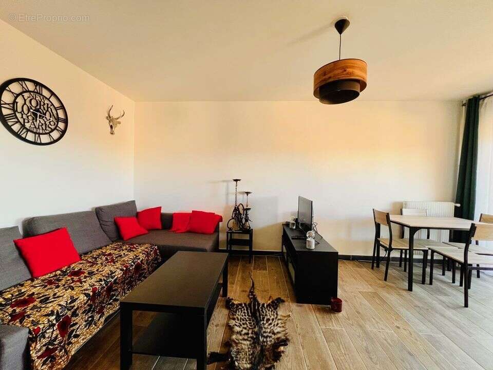 Appartement à MARSEILLE-4E