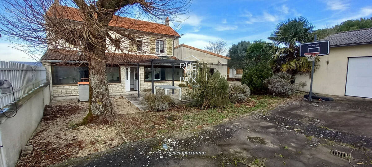 Maison à SERIGNY