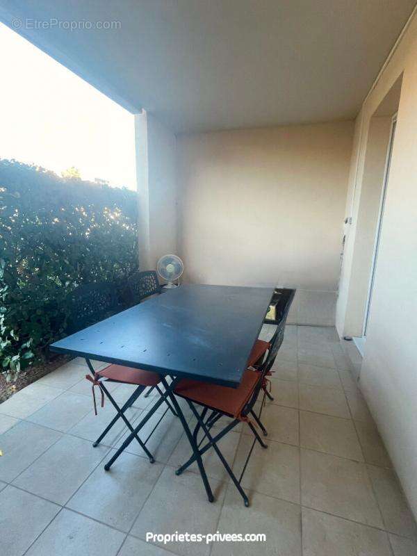 Appartement à ROQUEBRUNE-SUR-ARGENS