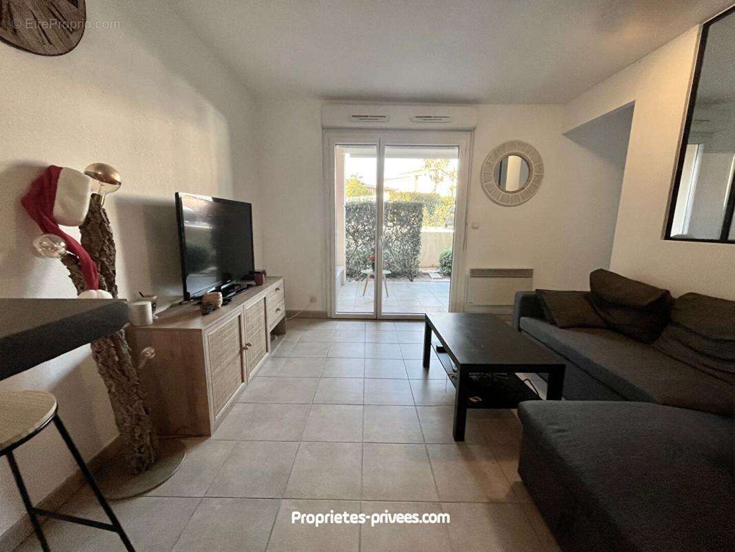 Appartement à ROQUEBRUNE-SUR-ARGENS