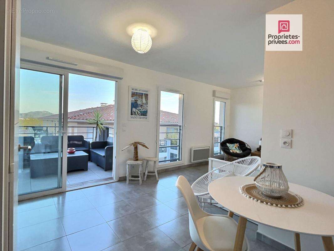 Appartement à ROQUEBRUNE-SUR-ARGENS